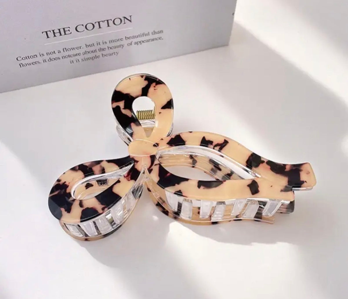 jumbo-leopard-print-bow-claw-clips