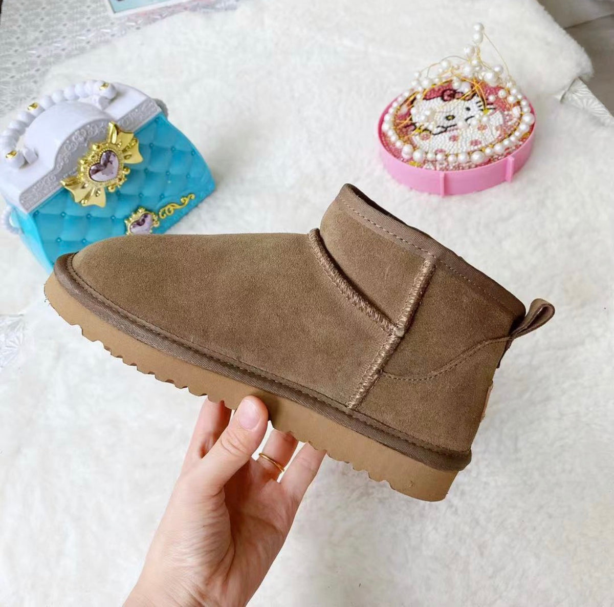 UGG