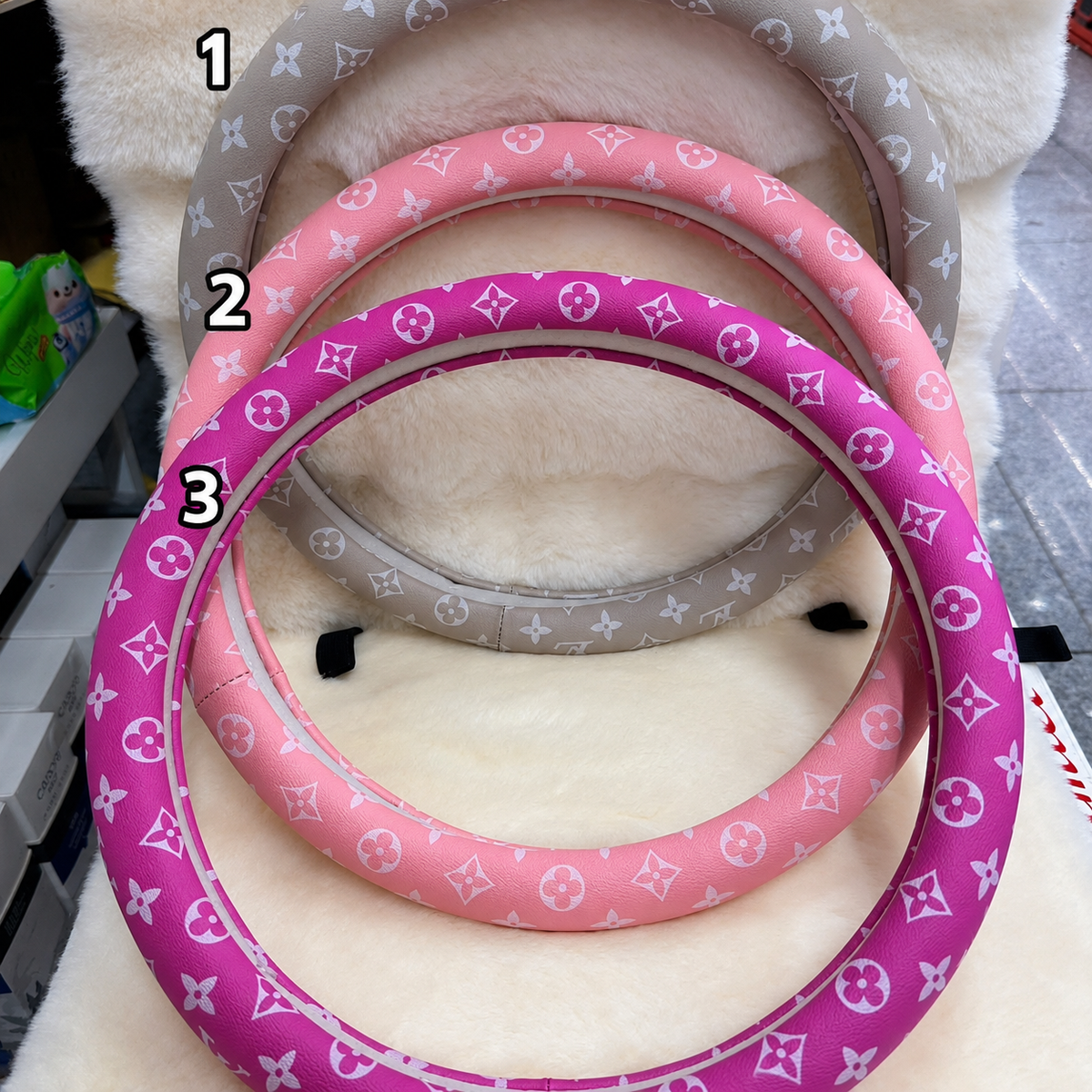 lv-steering-wheel-covers
