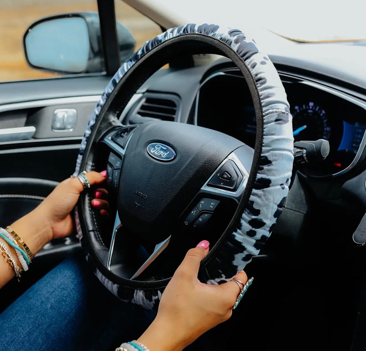 steering-wheel-cover