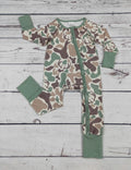 deer-hunting-camo-printed-baby-boy-zippy