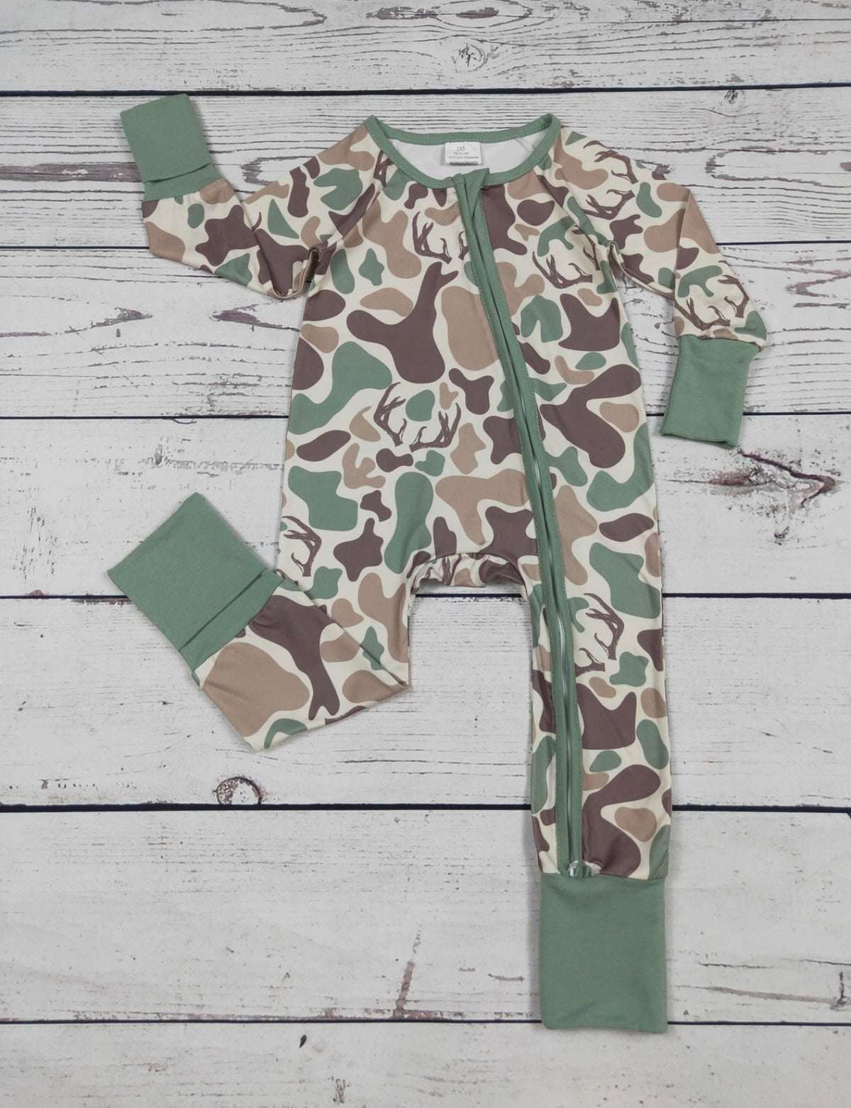deer-hunting-camo-printed-baby-boy-zippy