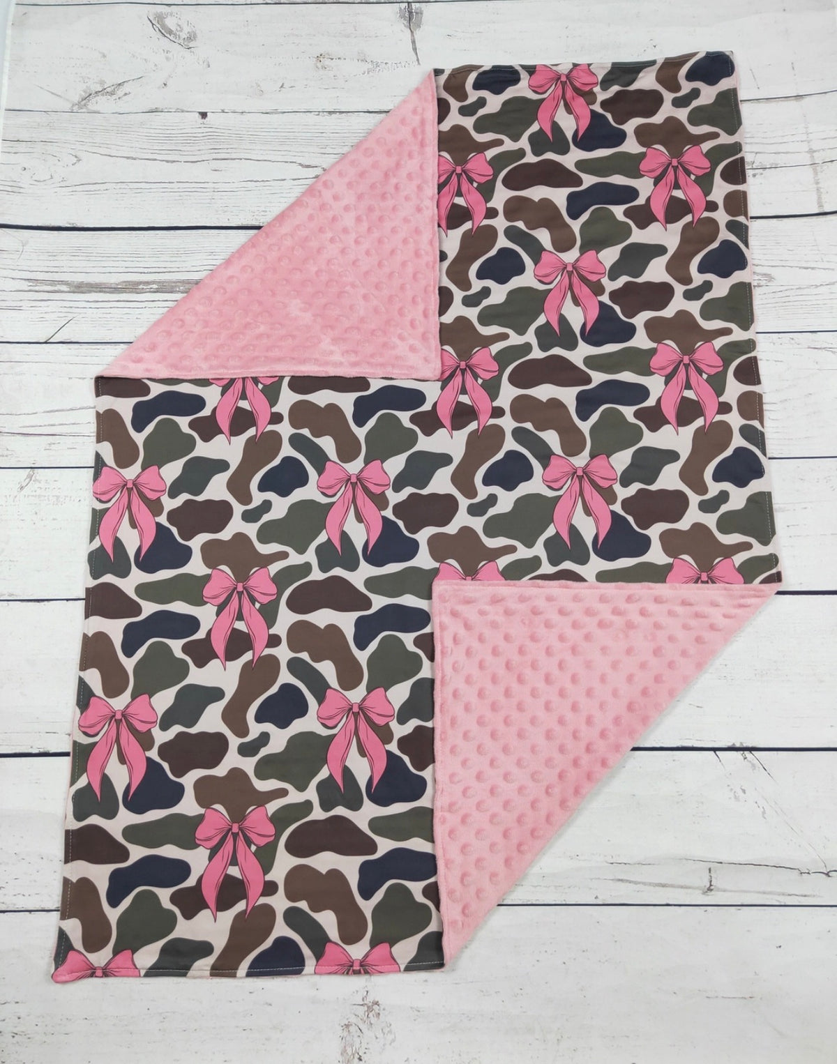 camo-bow-blanket