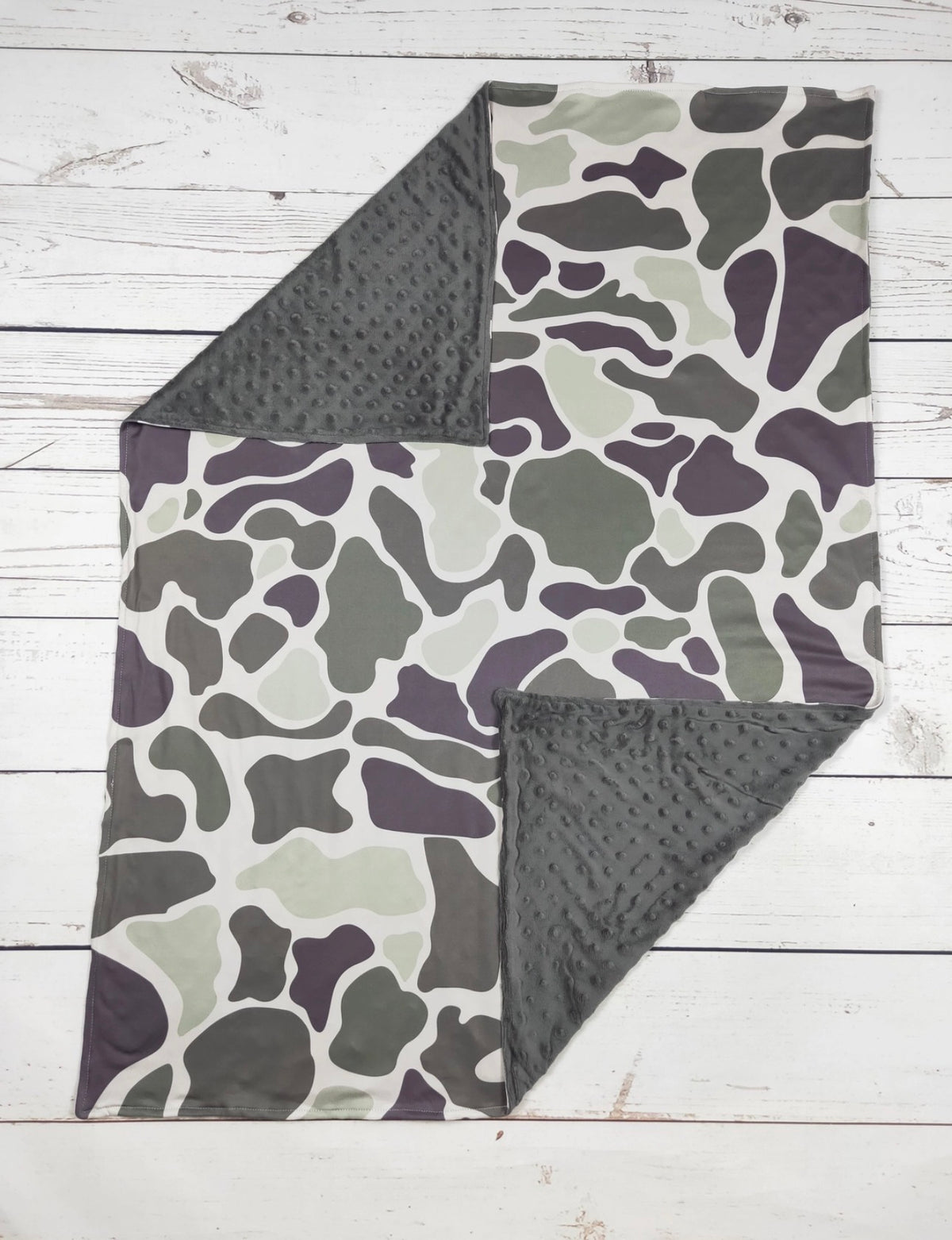 camo-print-blanket