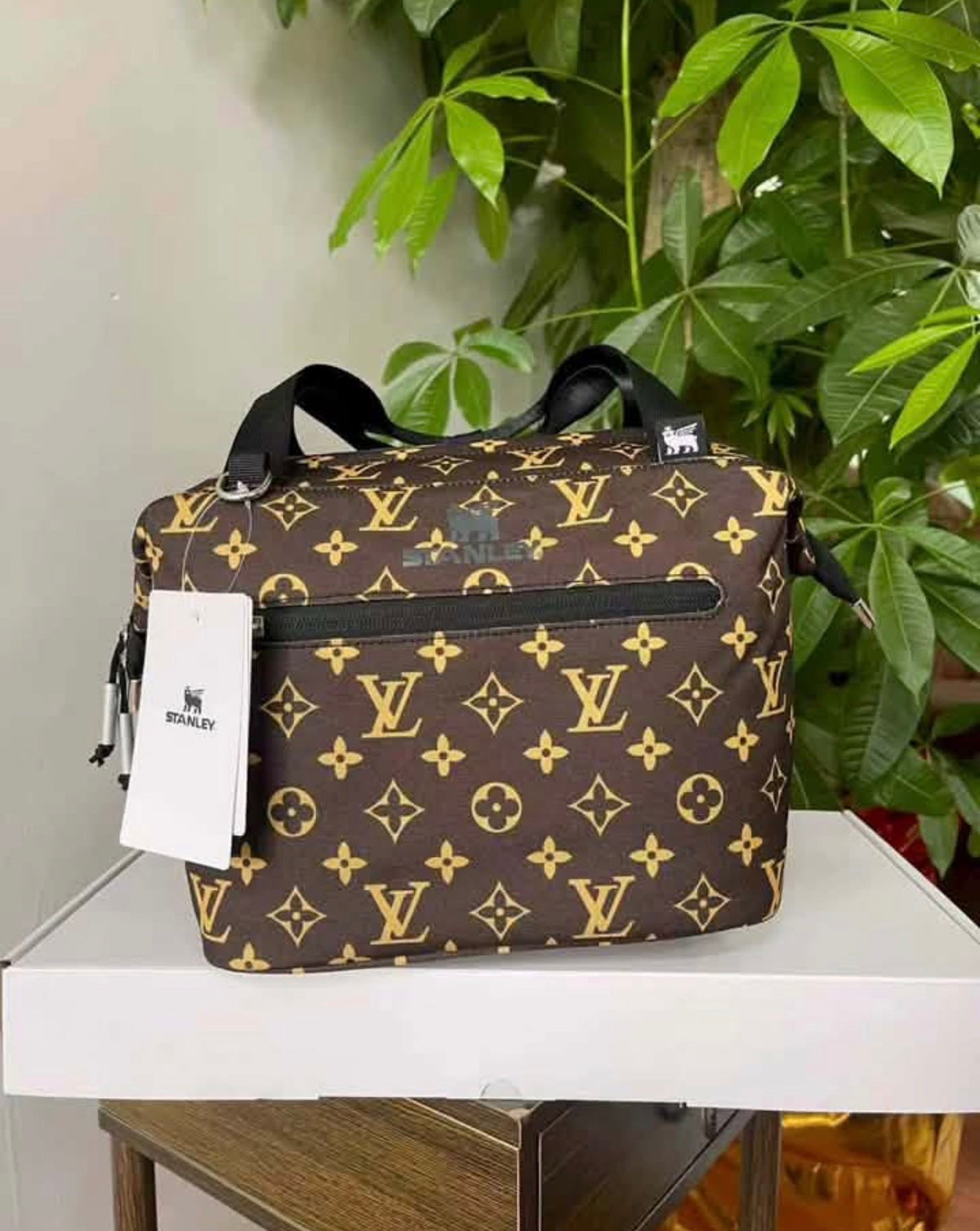 lv-stanley-lunch-bag